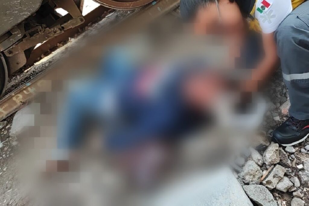 Barra de contención atraviesa camioneta en la autopista Puebla-Orizaba; conductor muere 6 Diego Ivan Rodriguez Popoca fue atropellado por el tren