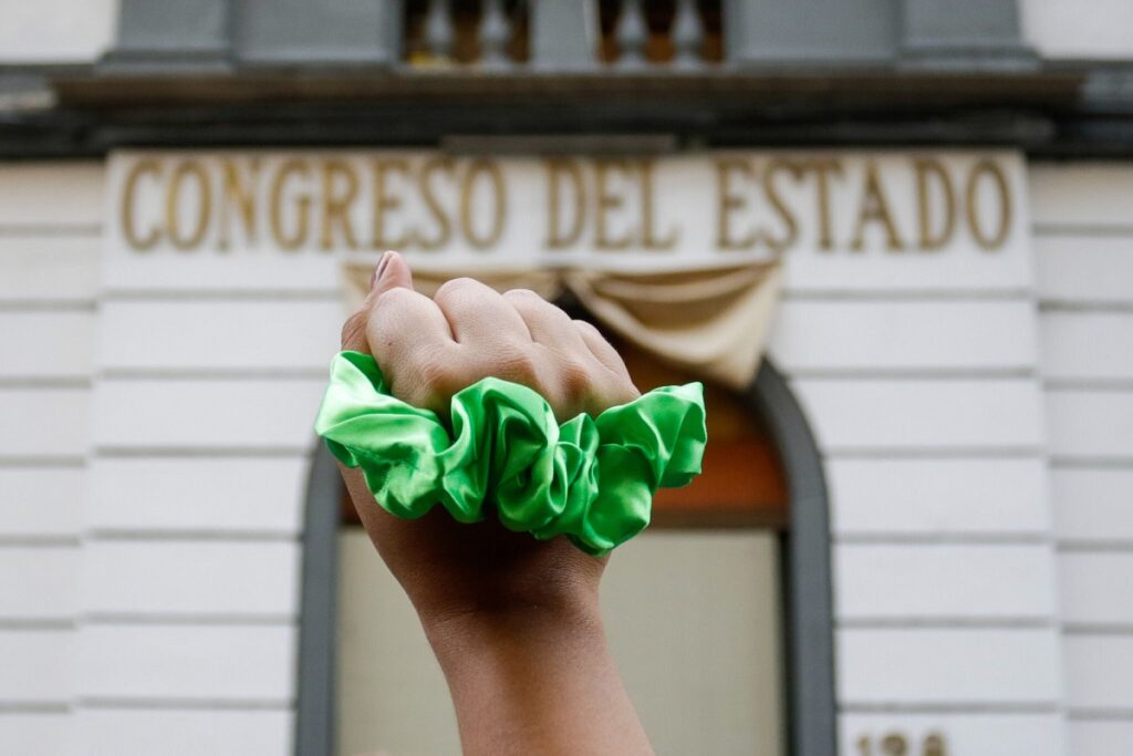 En simulaciones de votación interna, no hay consenso en el Congreso para despenalizar aborto en Puebla