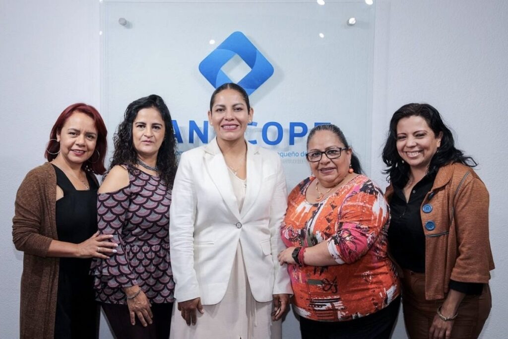 Lupita Cuautle participo en la junta de consejo de Canacope