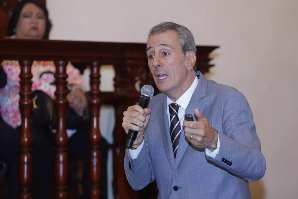 Pepe Chedraui reunion Carolino BUAP 4