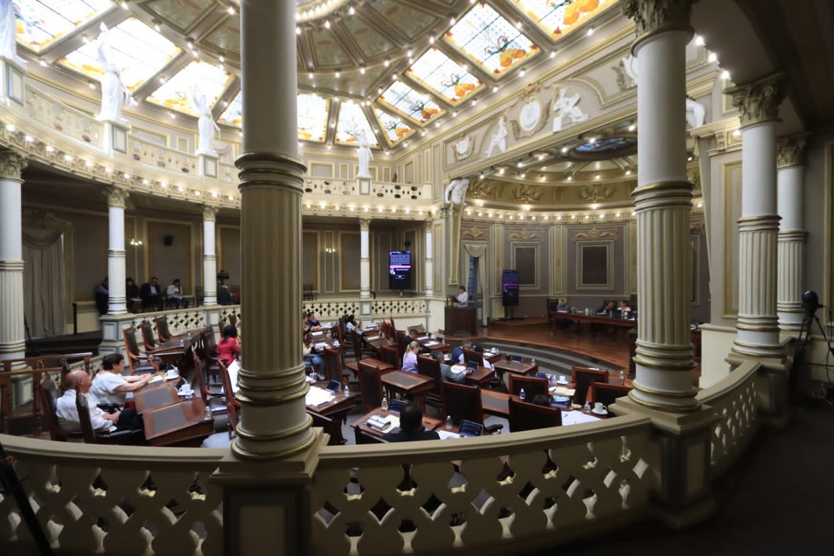 Regula Congreso del Estado servicio de grúas y corralones para que sea eficiente, seguro y confiable 1 Regula Congreso del Estado servicio de grúas y corralones para que sea eficiente, seguro y confiable