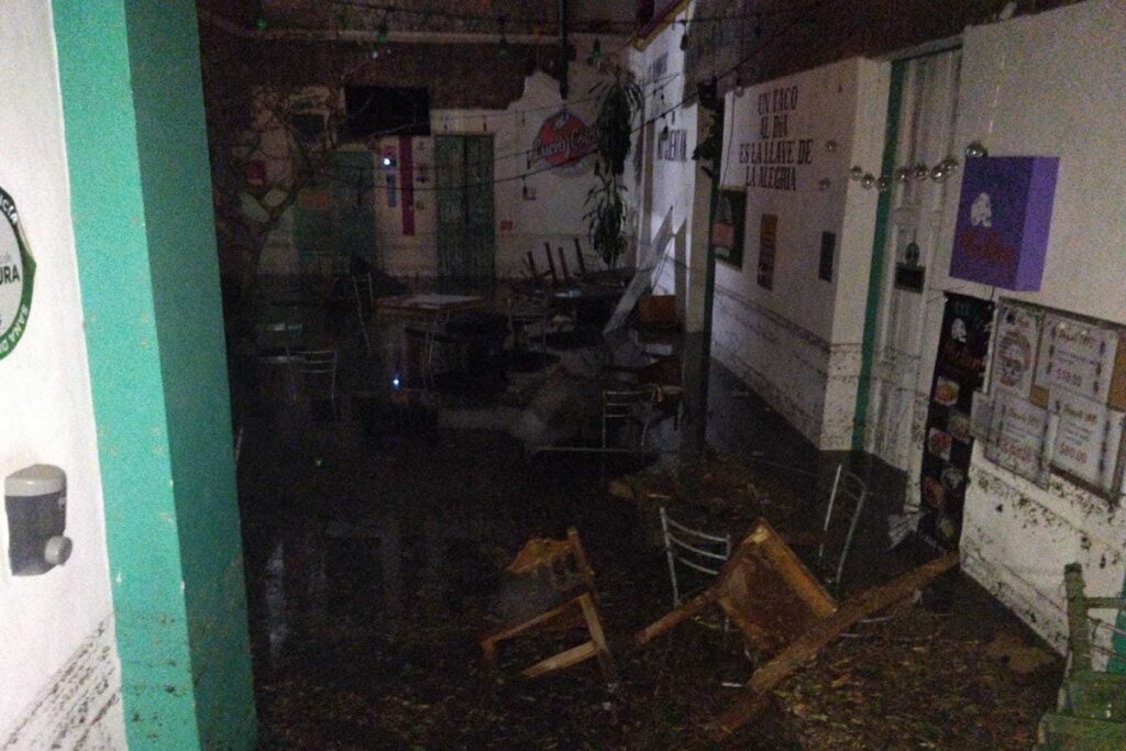 Tras inundacion en Puebla negocios de La Herencia 811 resultan con perdidas totales 1