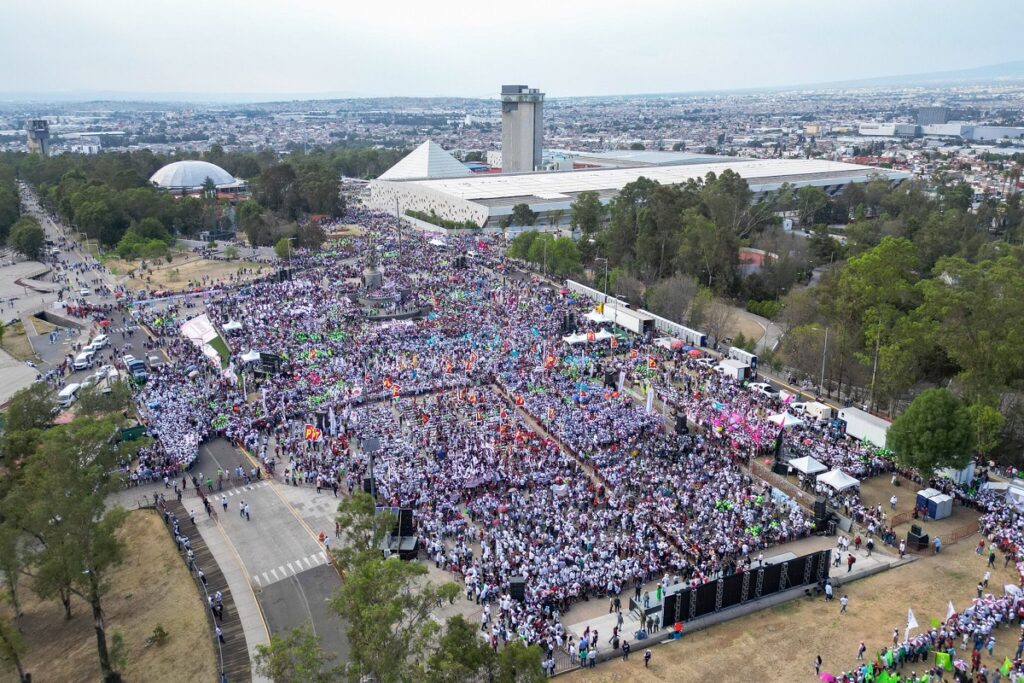 Cierre de campaña en Puebla: Armenta reporta 60 mil asistentes y Lalo Rivera 38 mil 