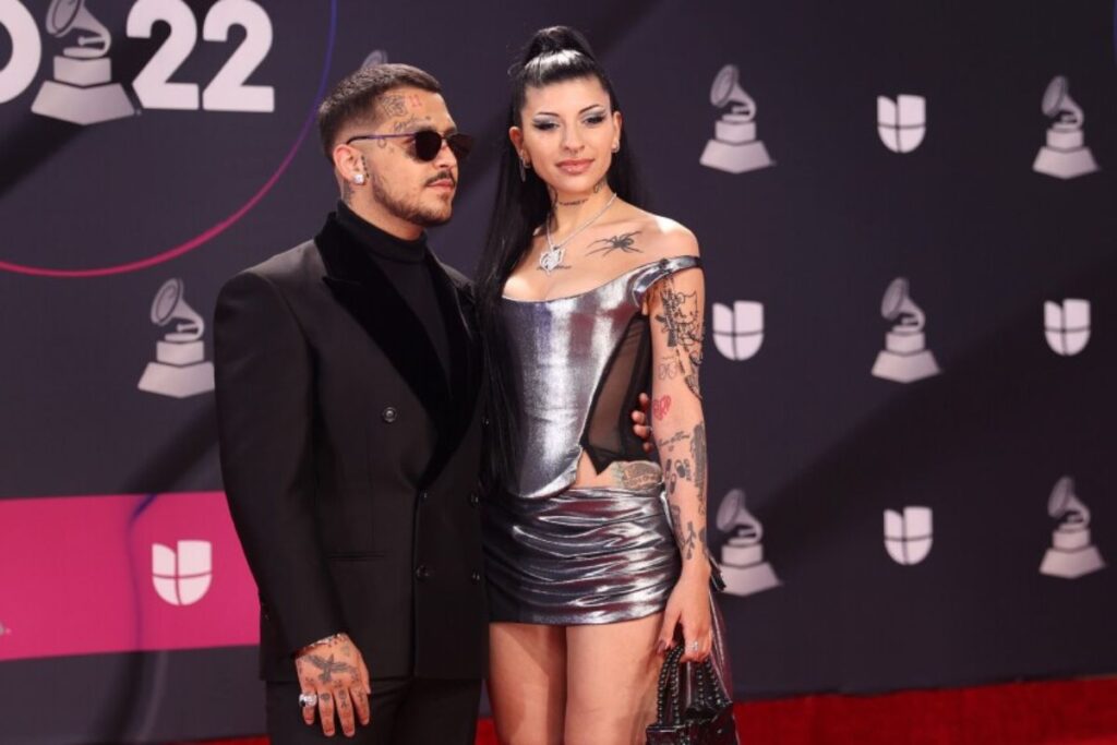 Christian Nodal defiende familia de Cazzu