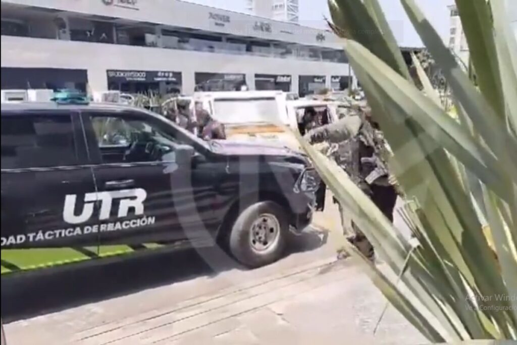 Caos en Centro Mayor Zavaleta: Sujeto detona arma y toma 4 rehenes 6 edifico centro Mayor de Zavaleta