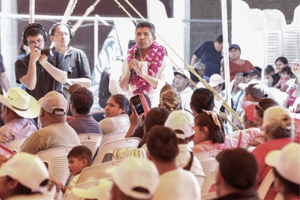 Lalo Rivera promete regular el uso de agua para empresas y minas en Zacatlán 9 eduardo rivera en zacatlan