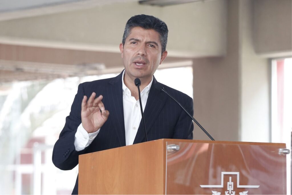 Eduardo Rivera pide no votar por MC