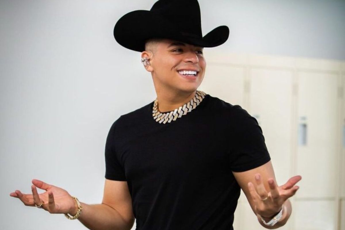 Roban joyería a Eduin Caz mientras daba concierto con Grupo Firme en Estados Unidos 1 Eduin Caz denuncia robo de joyería