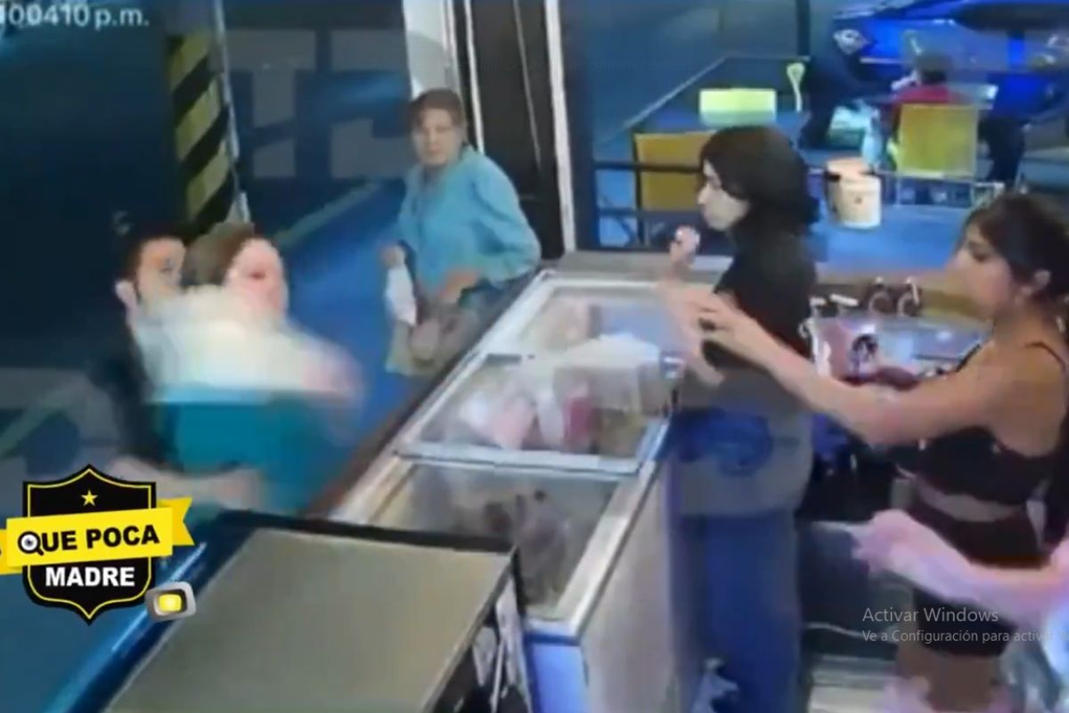 (VIDEO) Enfermera causa destrozos en heladería de Ecatepec en un ataque de celos 1 enfermera IMSS ataque de celos