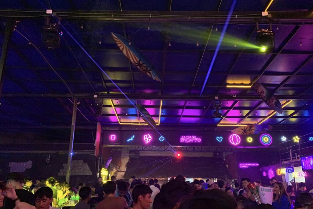 Golpiza en Puebla: Guardias del Pre de la Juaréz agreden a pareja afuera del bar