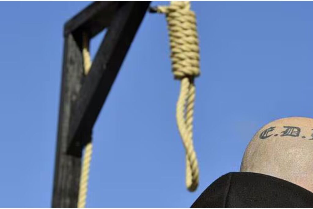 condena a dos mujeres a la horca en Irán