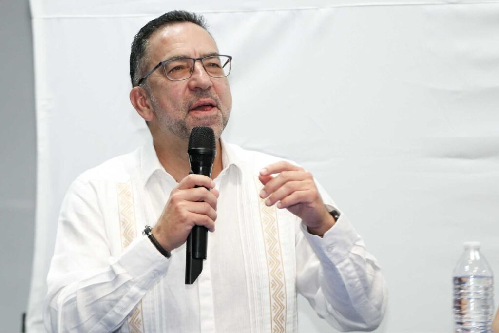 Javier Lozano rechaza financiar campañas dinero RMV