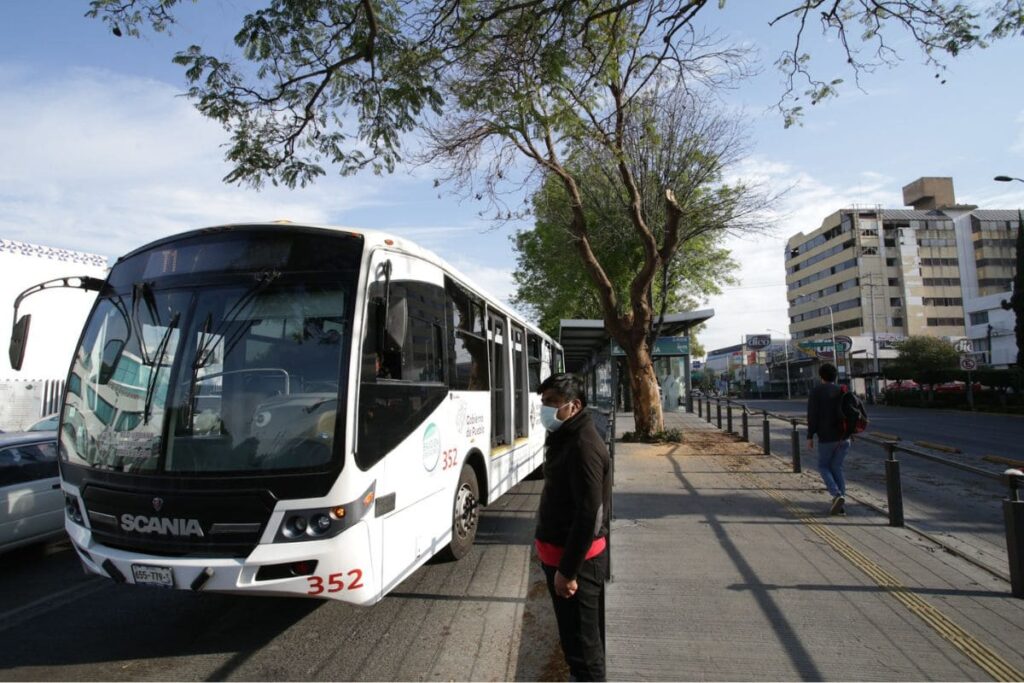 Línea 3 de RUTA Desfile del 5 de mayo