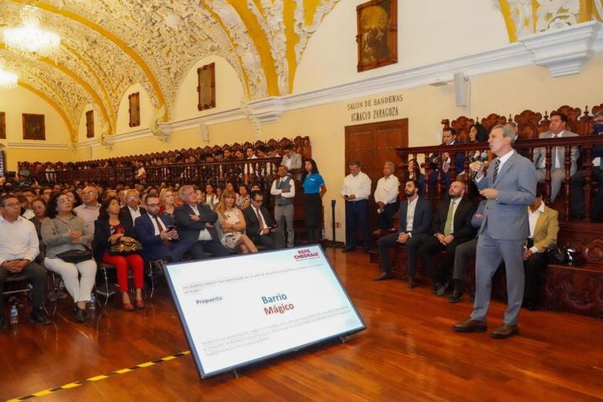 Pepe Chedraui se presentó con éxito ante el Consejo Universitario de la BUAP 1 pepe chedraui se presenta con éxito en el Consejo Universitario BUAP