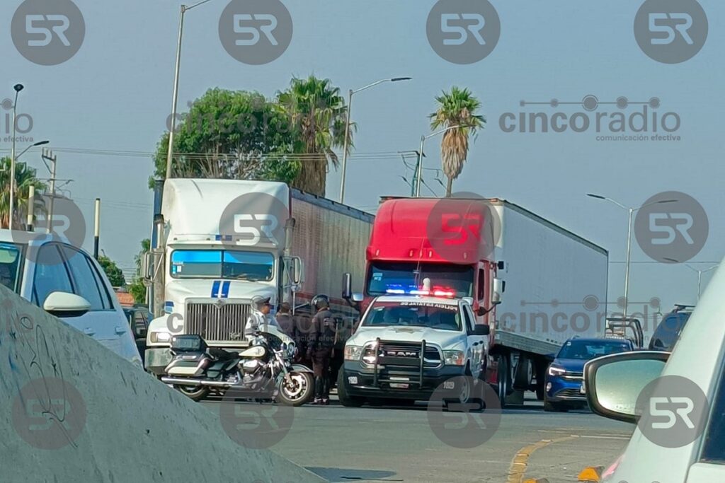 Recuperan trailer robado y rescatan a conductor privado de su libertad en el Periférico