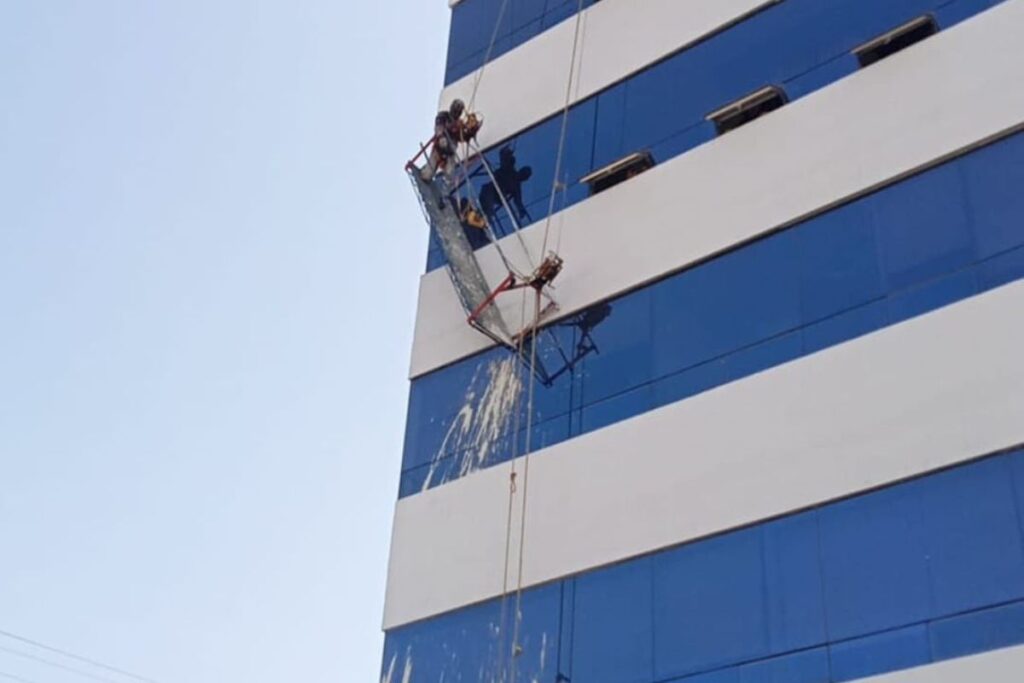 rescatan trabajador Torre Titanium 2 San Andrés Cholula