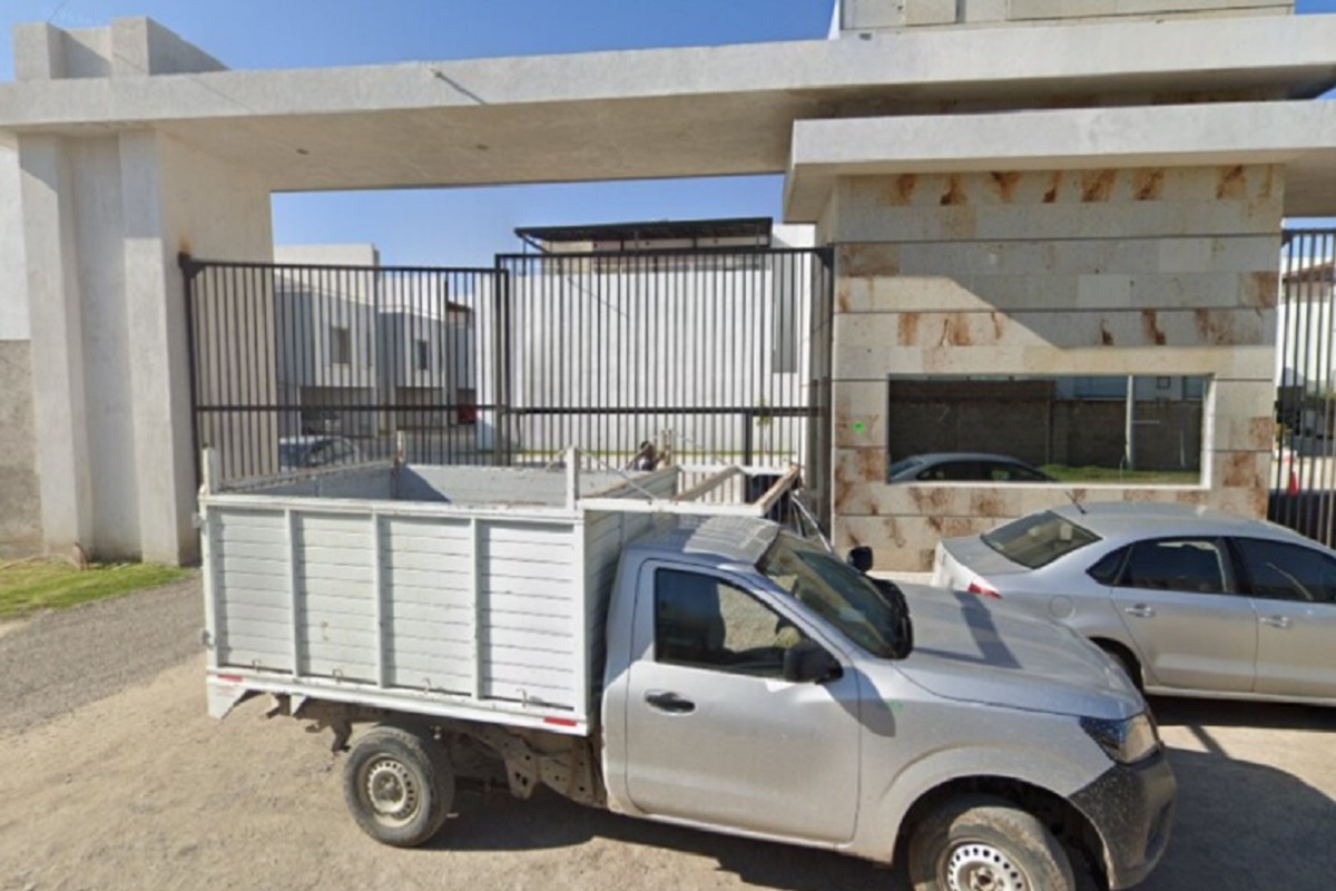 Sujetos ingresan a un fraccionamiento de Tlaxcalancingo y disparan contra una casa 1 sujetos balean casa en