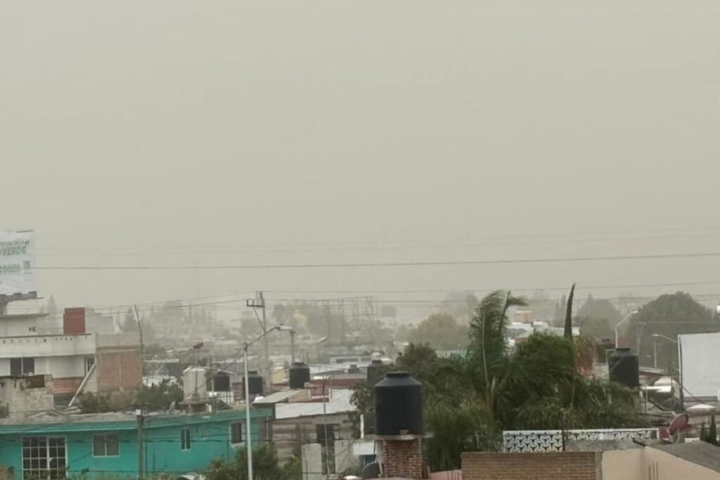 tormenta de polvo en puebla foto