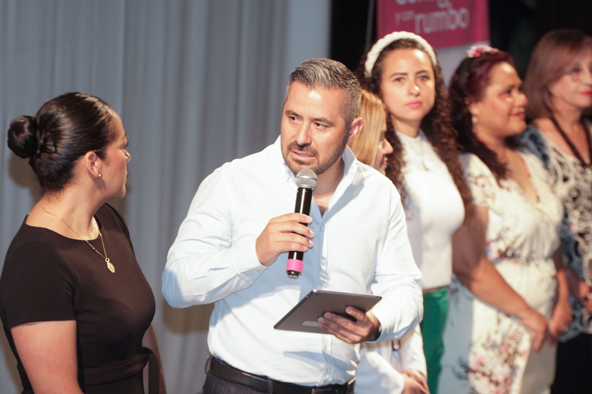 Alcalde de Puebla defiende designación de 110 bases al cierre de la administración municipal 1 Adán Domínguez defiende designación de 110 bases al cierre de la administración municipal