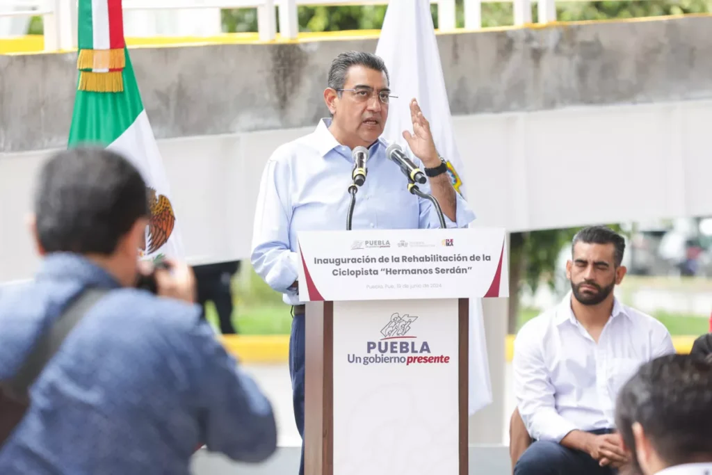 Gobernador de Puebla Sergio Salomon Rehabilitacion Ciclopista Hermanos Serdan 4