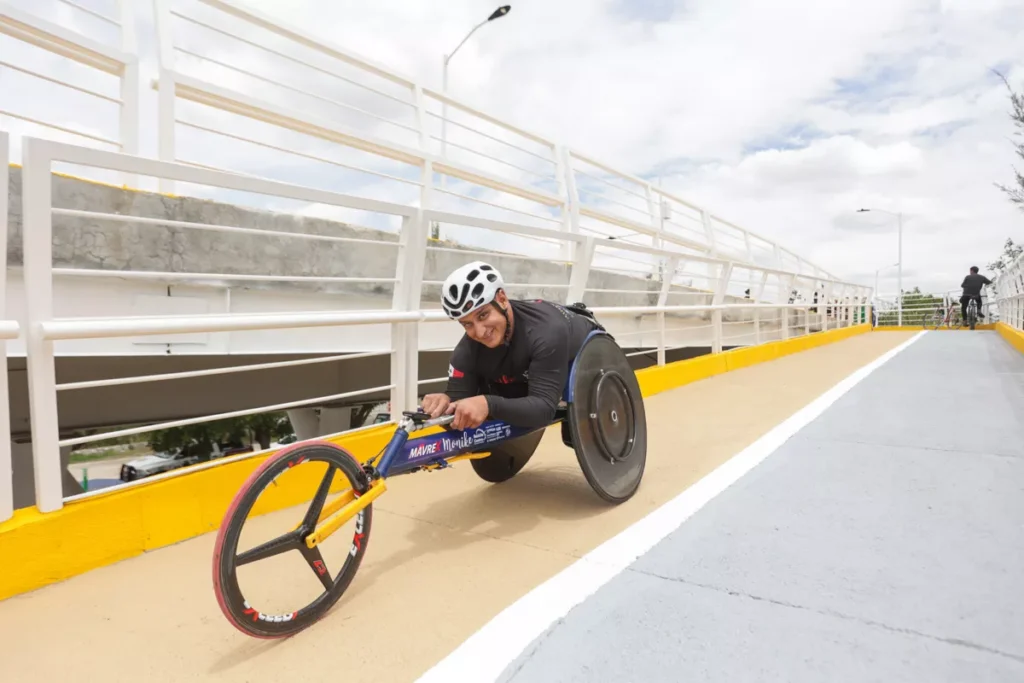 Gobernador de Puebla Sergio Salomon Rehabilitacion Ciclopista Hermanos Serdan 6