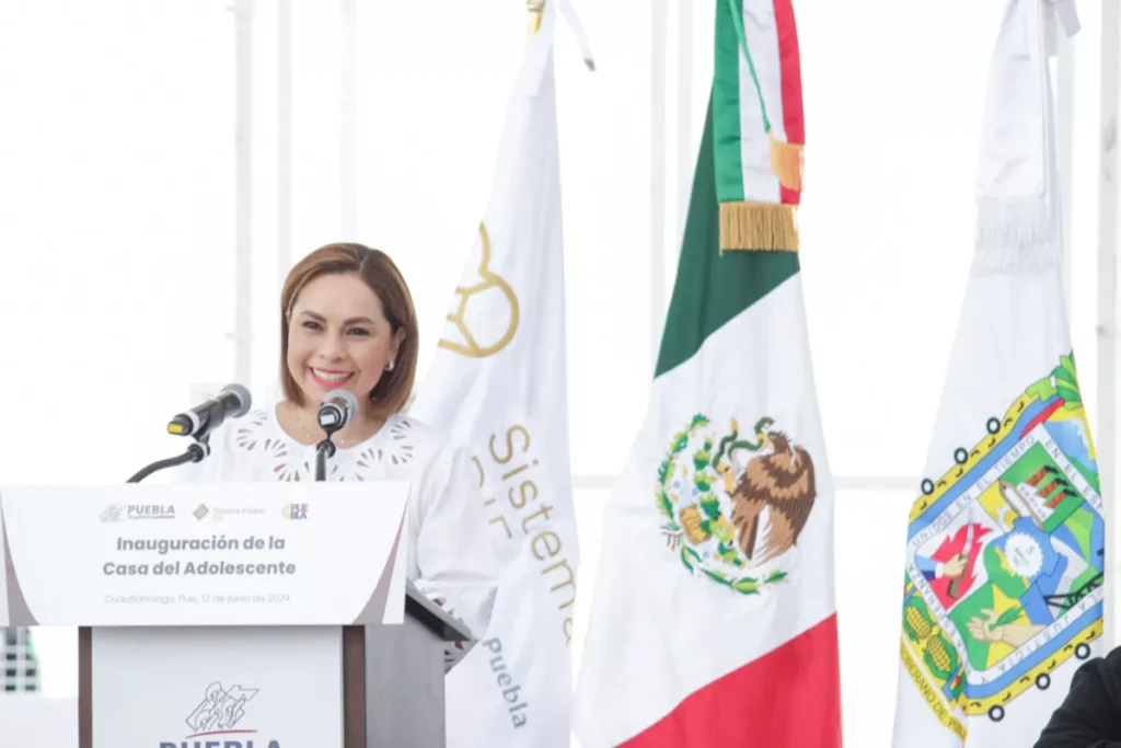 Inauguracion Casa del Adolescente Gaby Bonilla Presidenta Estatal del DIF Gobernador de Puebla Sergio Salomon Cespedes 2