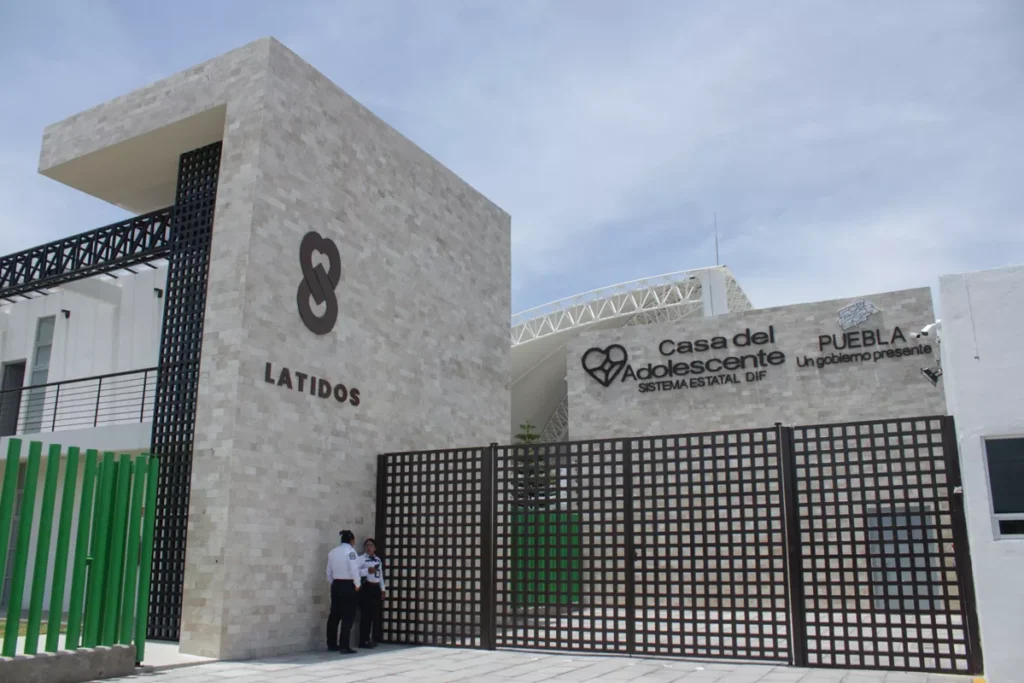 Inauguracion Casa del Adolescente Gaby Bonilla Presidenta Estatal del DIF Gobernador de Puebla Sergio Salomon Cespedes 7