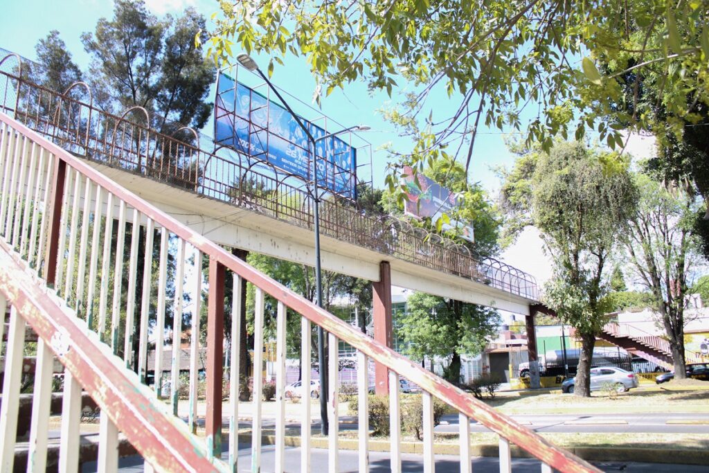 Inicia retiro de puente peatonal del CENHCH, ¿Habrá cierre de calles