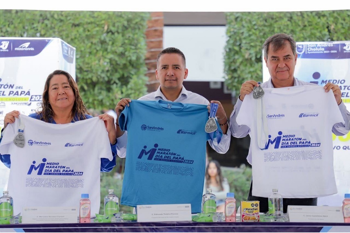 Presenta Mundo Tlatehui medalla y playera del medio maratón del día del papá 1 Presenta Mundo Tlatehui medalla y playera del medio maratón del día del papá
