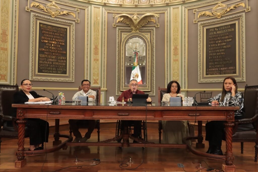 Presentan en el Congreso propuesta legislativa para garantizar atención médica domiciliaria a adultos mayores