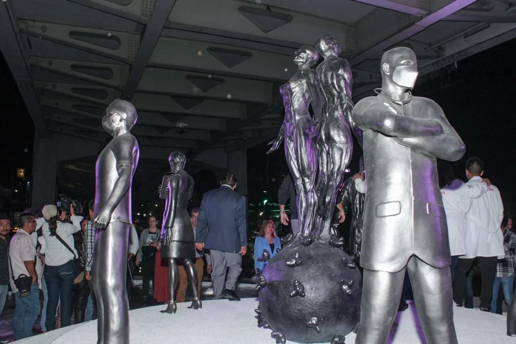 Puebla estrena monumento a los héroes del COVID