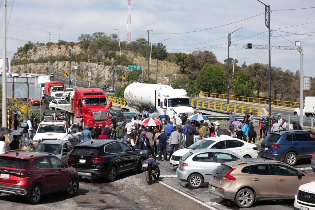 Sergio Salomón pide a CFE atender a manifestantes del Periférico Ecológico