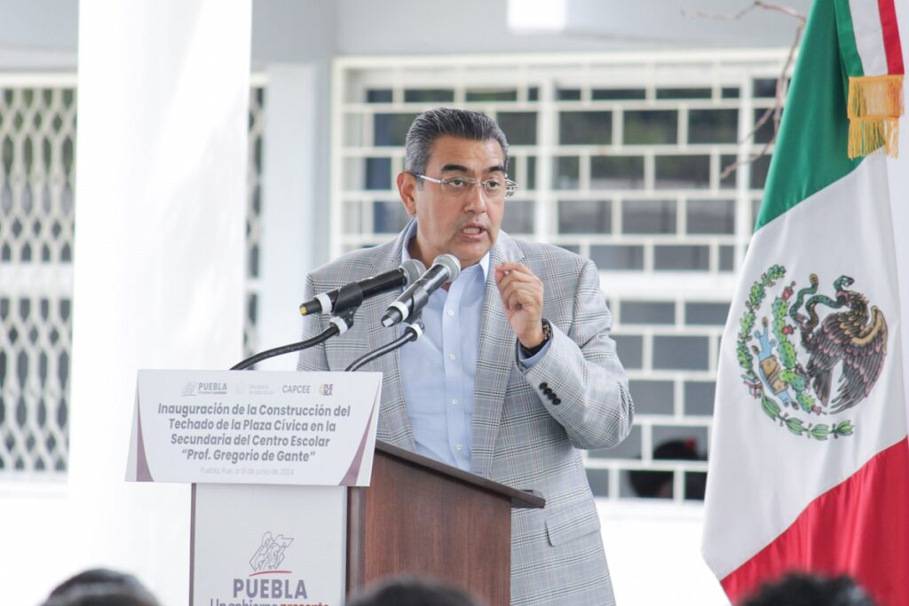 Sergio Salomon promete justicia por homicidio de presidenta del DIF de Acteopan