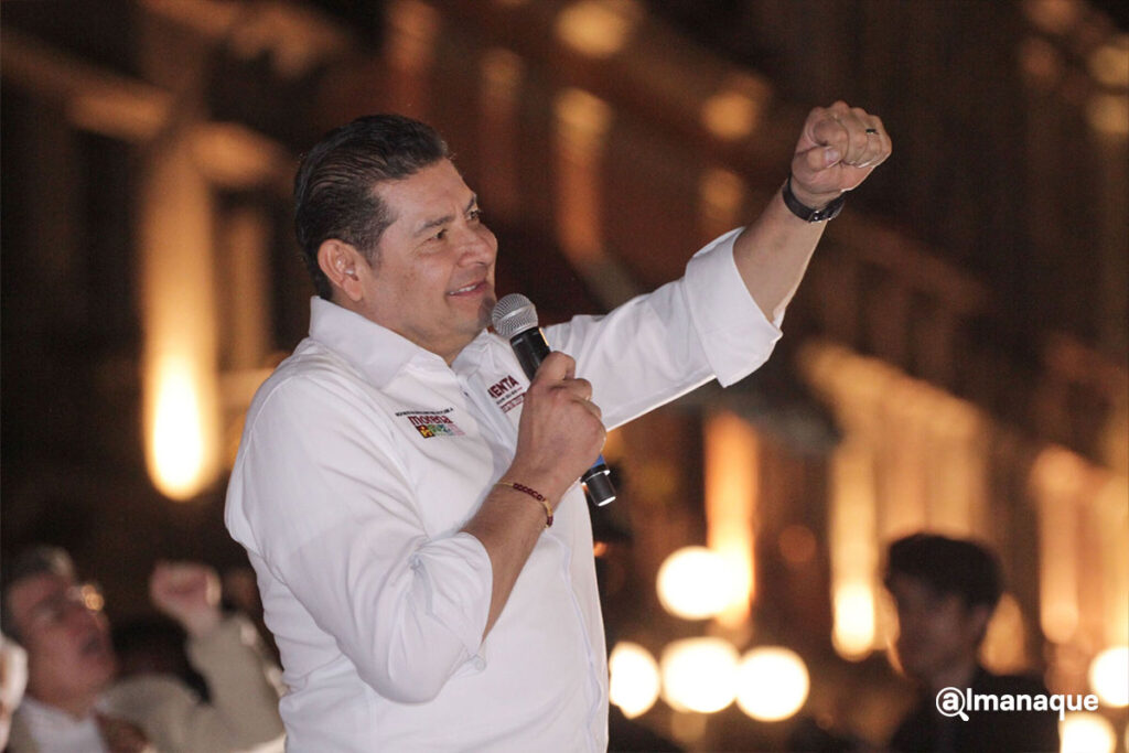 alejandro armenta pepe chedraui festejo zocalo de puebla 17