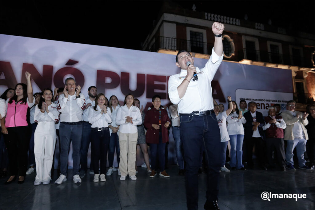 alejandro armenta pepe chedraui festejo zocalo de puebla 5