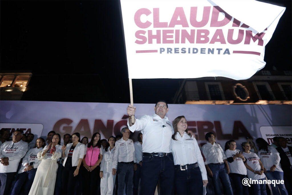 alejandro armenta pepe chedraui festejo zocalo de puebla 6