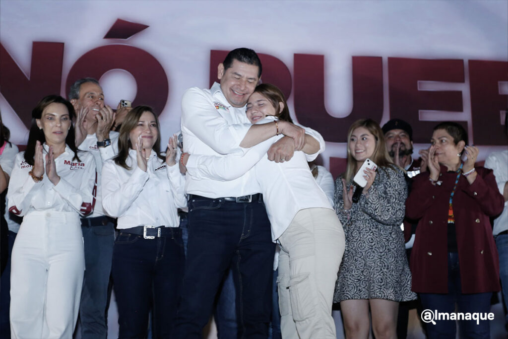 alejandro armenta pepe chedraui festejo zocalo de puebla 7