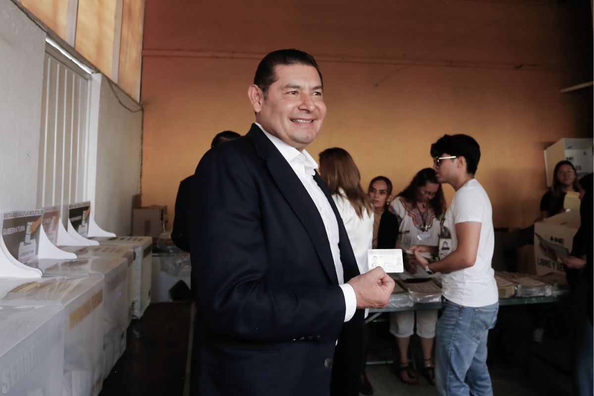 “Mañana empecemos la reconciliación de Puebla”: Alejandro Armenta 1 Alejandro Armenta vota 2024