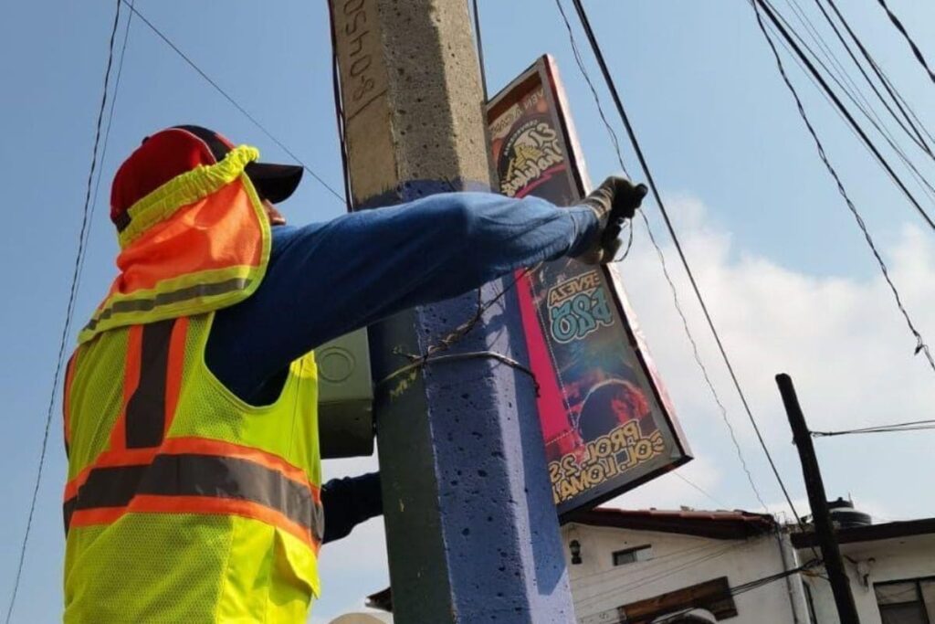 ayuntamiento de puebla retira publicidad ilegal