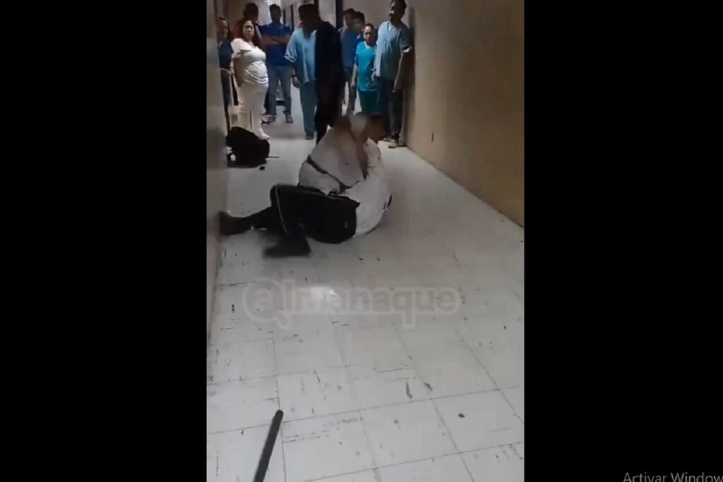 VIDEO: LLuvia arrasa hasta con las carpas de los ambulantes en Cuautlancingo 6 enfermero del IMSS de San José golpea a guardia de seguridad