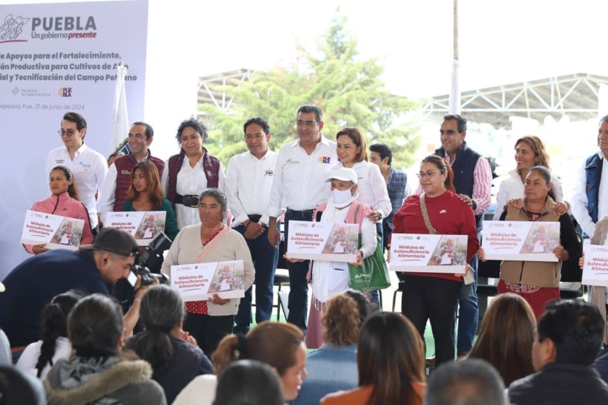 Con sociedad, gobierno estatal construye una mejor Puebla: Sergio Salomón 1 gobierno construye mejor Puebla: Sergio Salomón