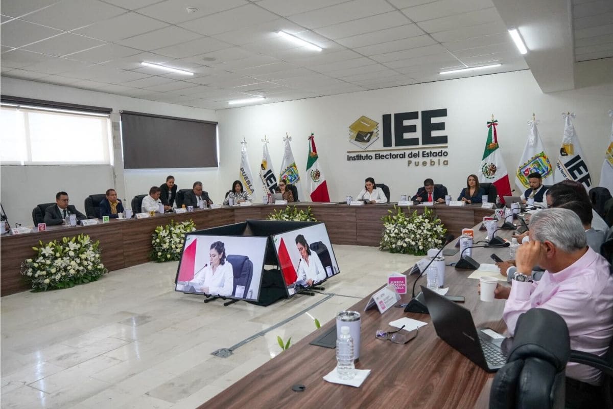 IEE instala sesión permanente de la jornada electoral en Puebla 1 IEE de Puebla sesión permanente