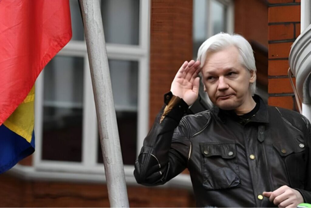 Julian Assange obtiene libertad