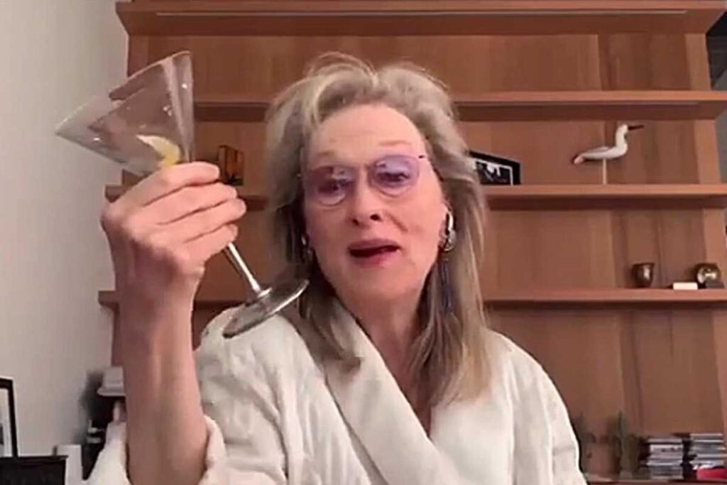 Hija de Meryl Streep revela que tiene novia 6 Meryl Streep borracha