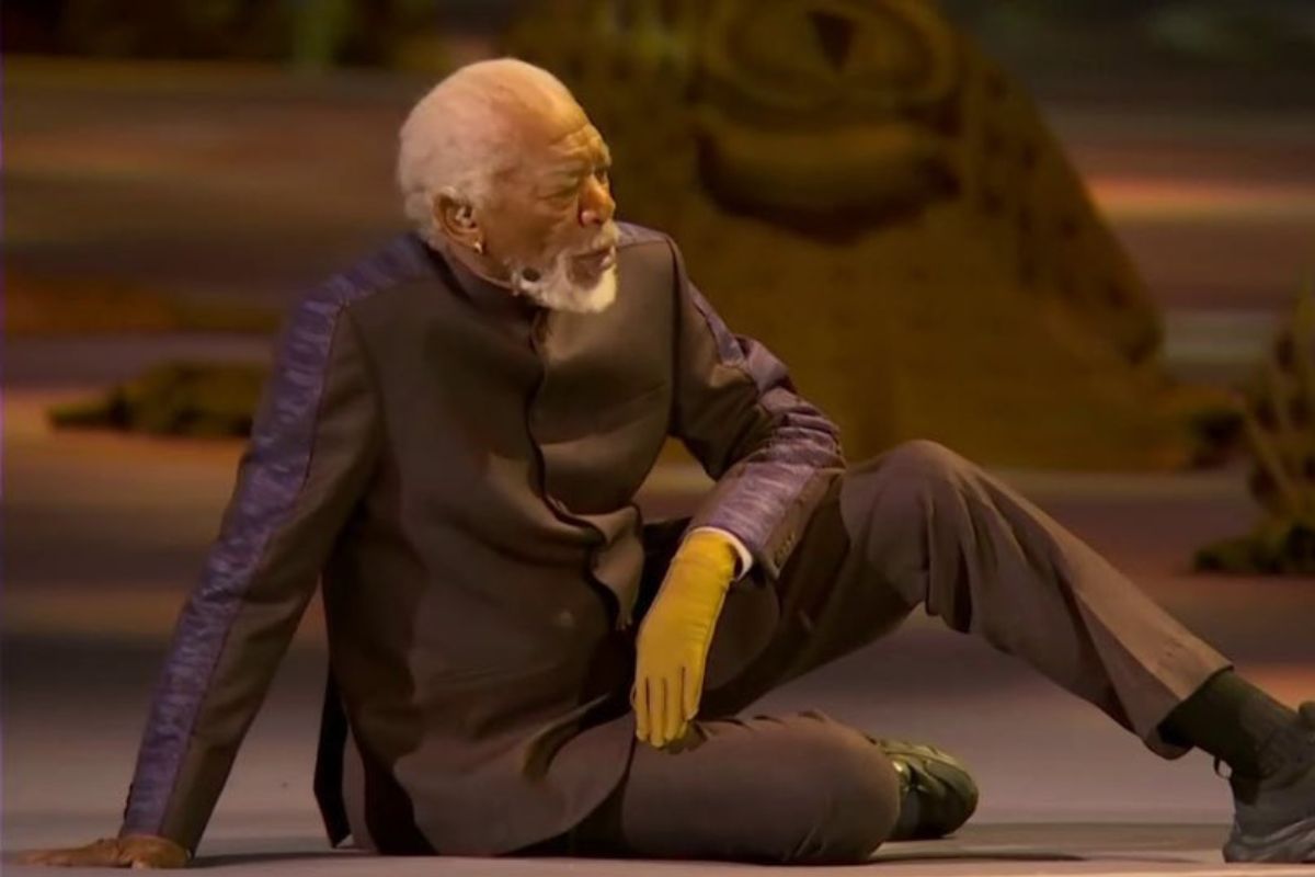¿Por qué Morgan Freeman usa un guante en su mano izquierda? 1 Morgan Freeman guante