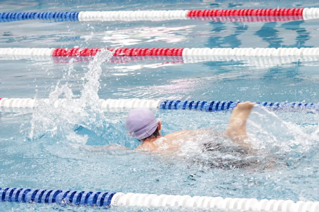 ninos nadando alberca ayuntamiento de Puebla 5