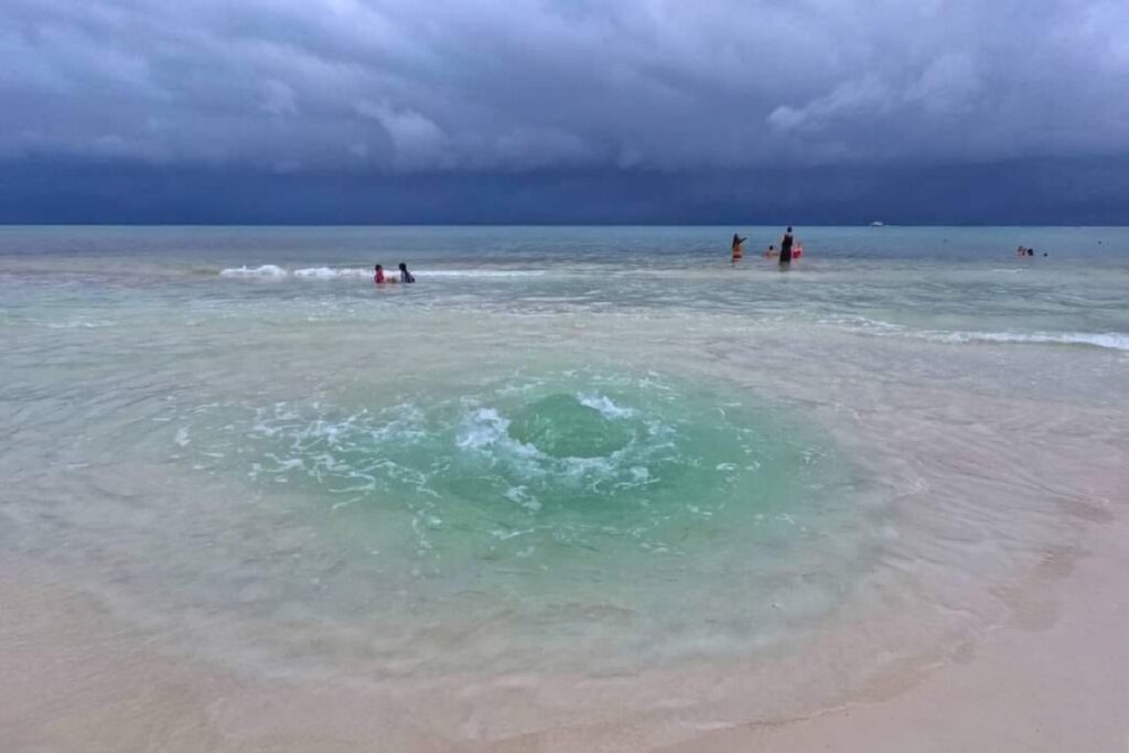 Surgen ojos de agua en Cozumel y Playa del Carmen