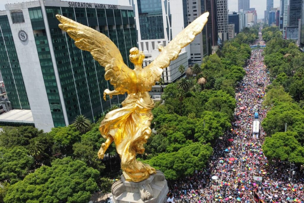 Participan 260 mil personas en la marcha por el orgullo LGBT 2024 en CDMX