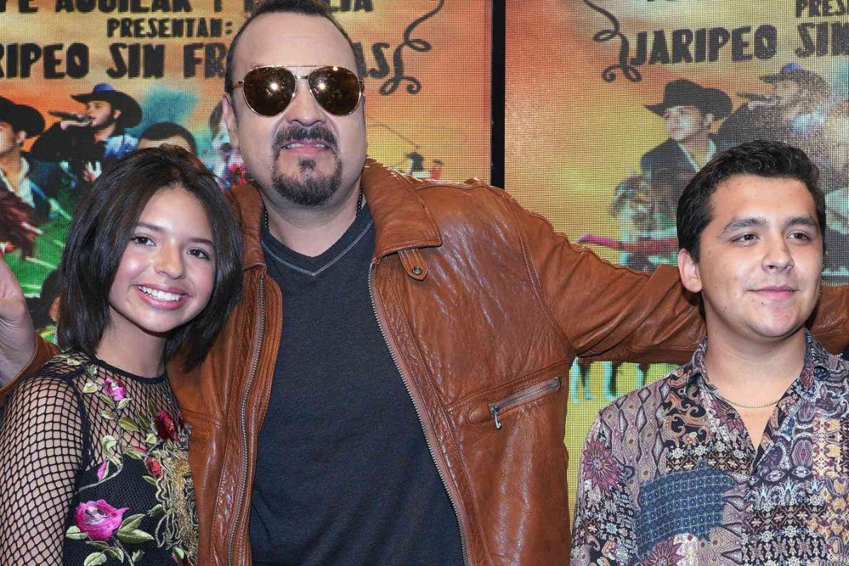 ¿Ya vio lo que hizo su casimerito?: Los comentarios en las publicaciones de Pepe Aguilar 1 comentarios Pepe Aguilar