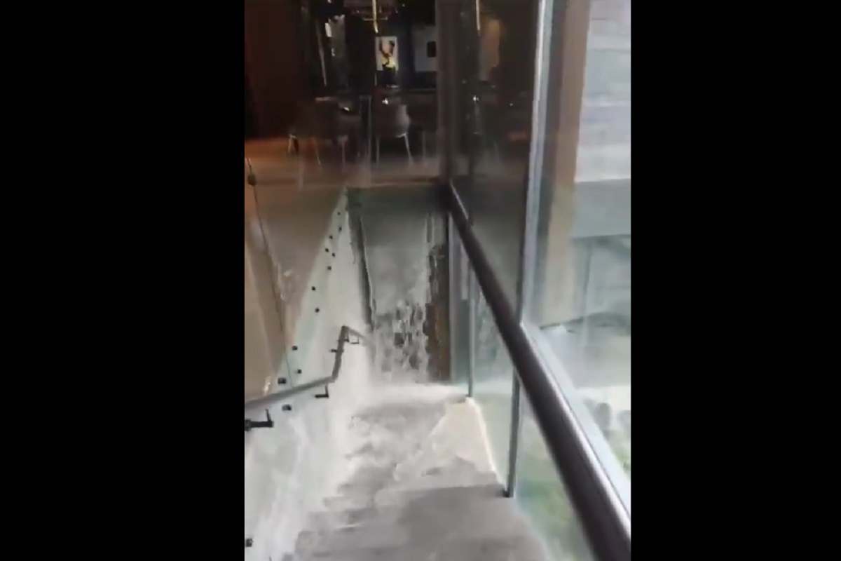 VIDEO: Se inunda casa del Sorteo Tec en Nuevo León antes de la rifa 1 se inunda casa del sorteo tec en nuevo león